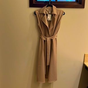 Classy khaki sleeveless jacket by H&M, NWT, perfect layering piece for fall, XS